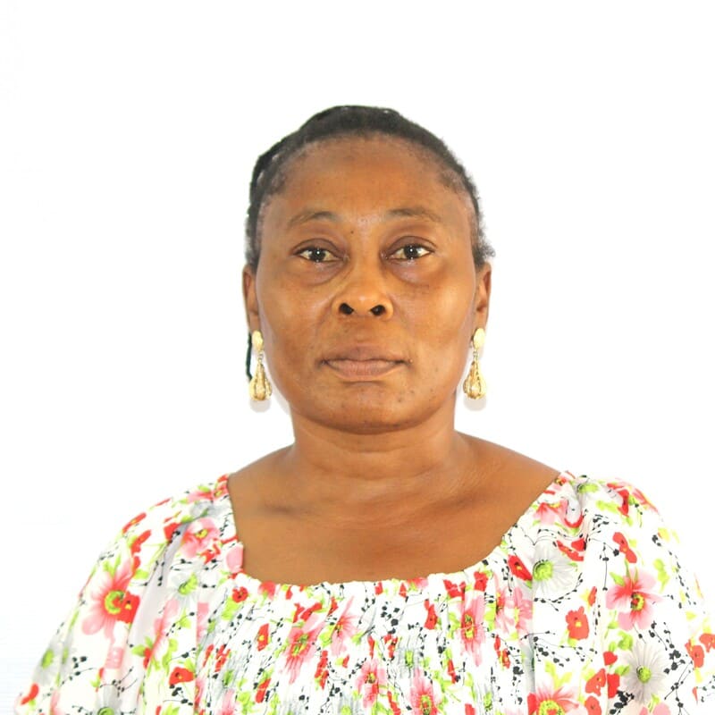 Mme Junie Flore YIMGA KOUMBOU_Technicienne de laboratoire
